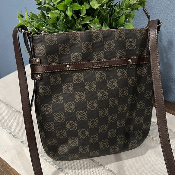 Authentic LOEWE Canvas Shoulder/Crossbody Bag - Picture 17 of 17